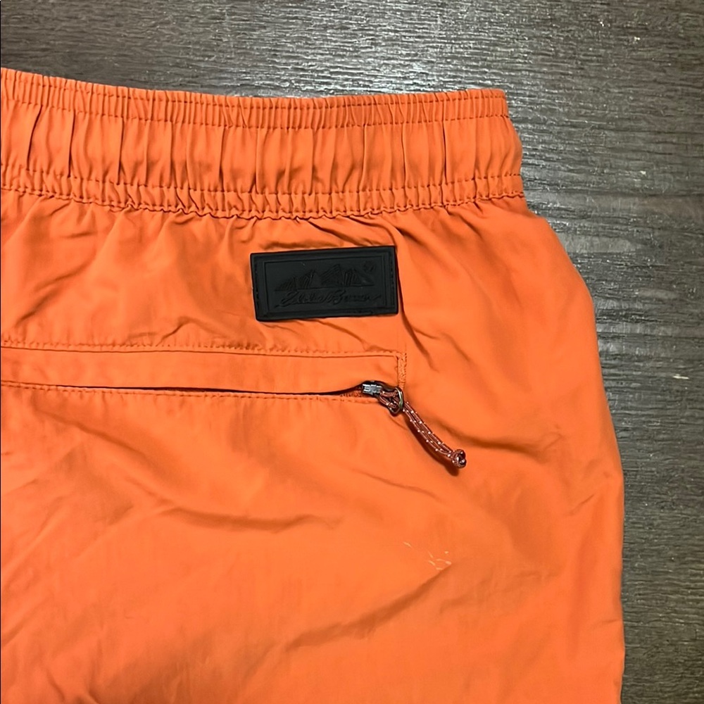 Men's Eddie Bauer Red and Orange cargo pocket multi function Shorts - Picture 5 of 10